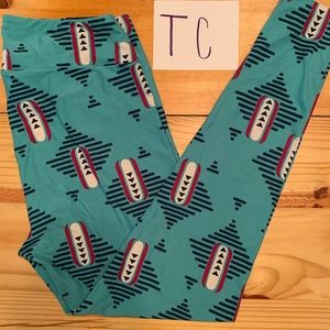Tall and Curvy LuLaRoe Leggings